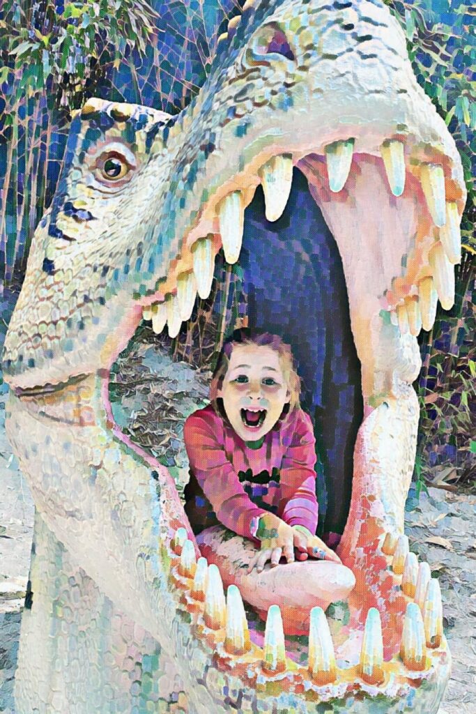 Our LDA in a carnivore's head at Dinoland, Zwolle, done in the style of Delaunay.